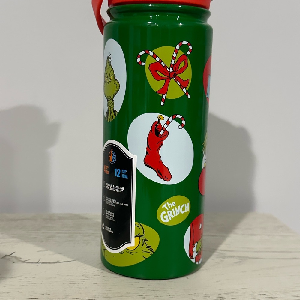 The Grinch tumbler hot or cold New - Picture 2 of 3